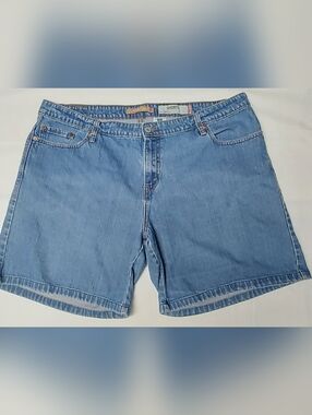 Levi Strauss & Co. Men's 515 Shorts